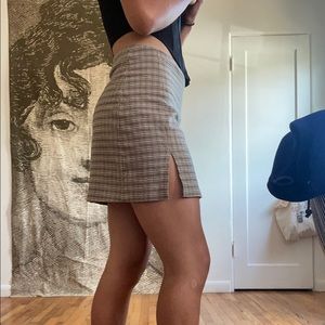 Cute vintage skirt!! Tagging Brandy Melville for exposure